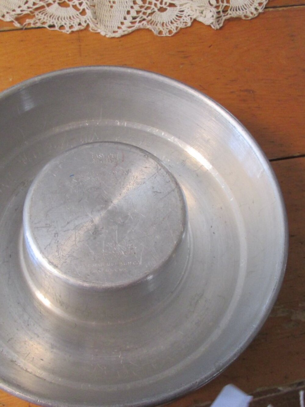 Vtg West bend aluminum Ez out cake jello mold 9.5 in Rare